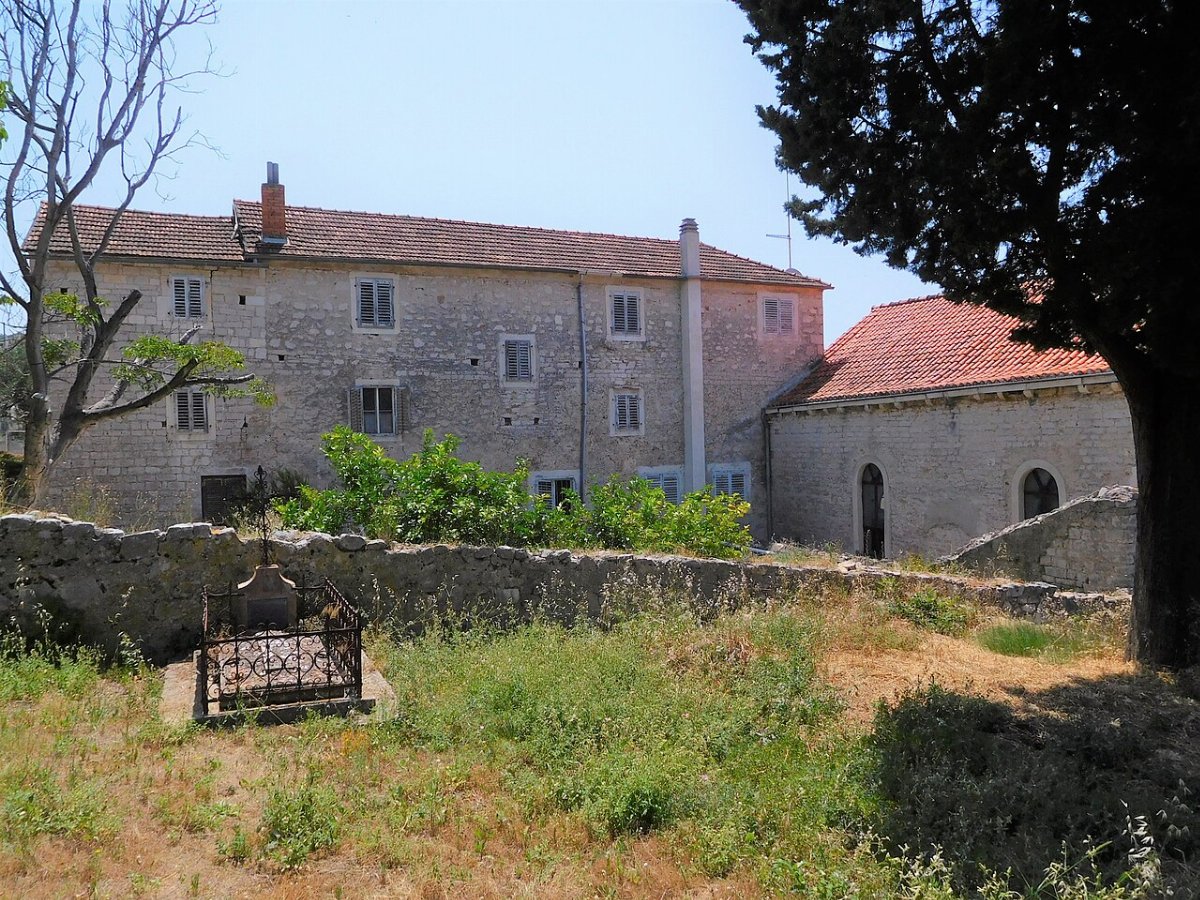 Eglise et couvent sainte marie de grace prvic luka