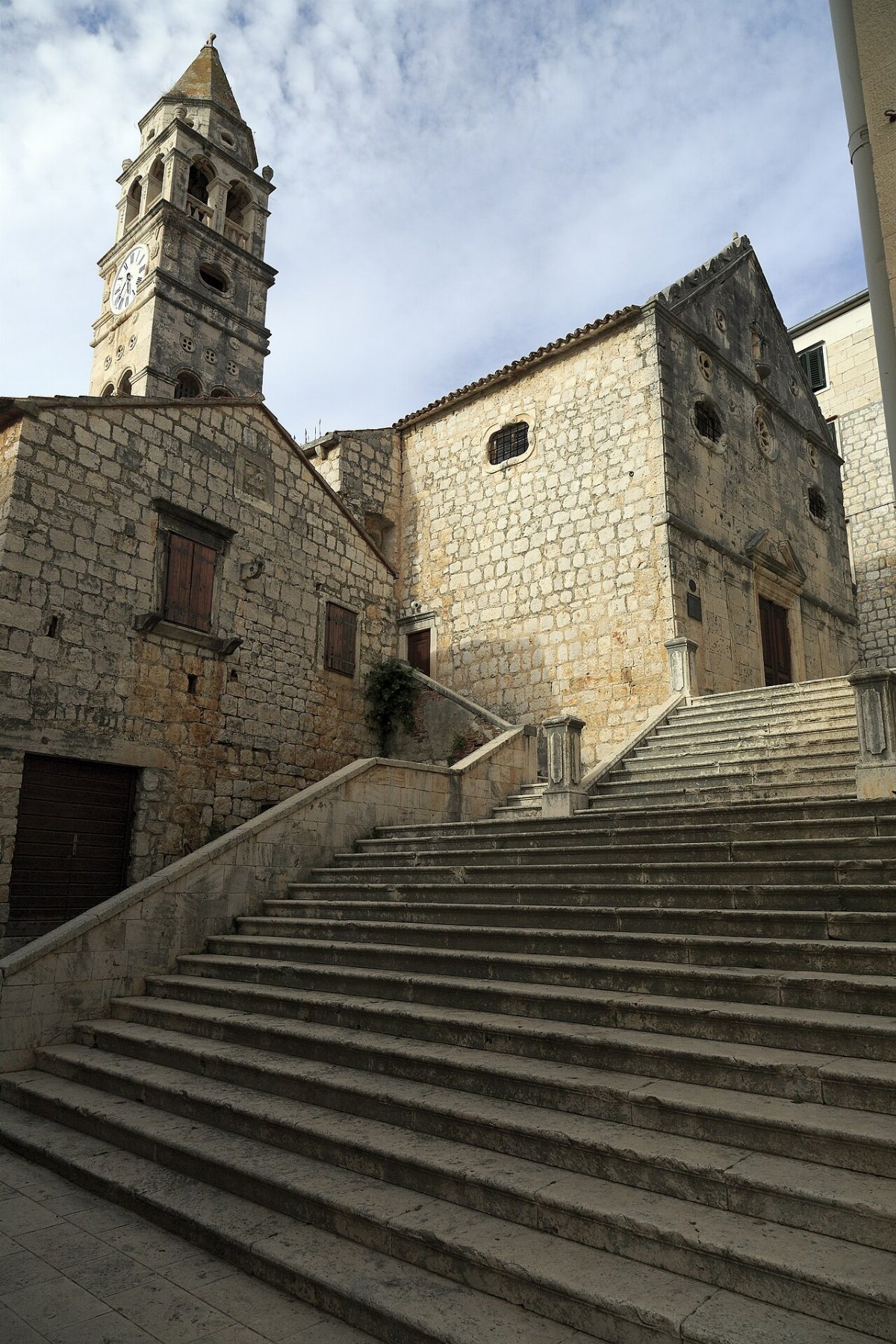 Eglise saint cyprien et sainte justine vis