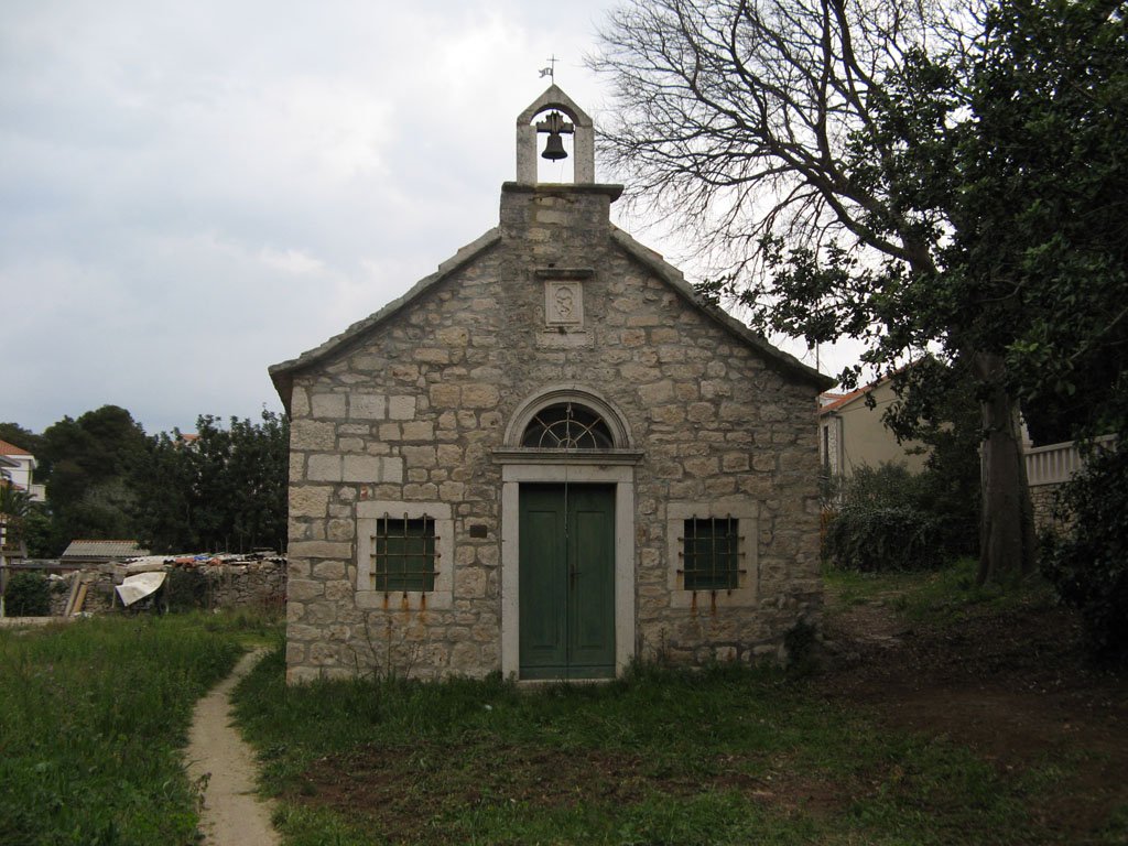 Eglise saint jean et fondations d une eglise paleochretienne sutivan