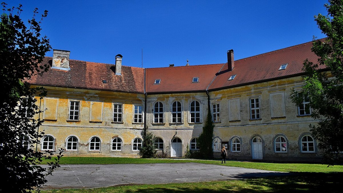Chateau de la place de la reine croate helene sveti kriz zacretje