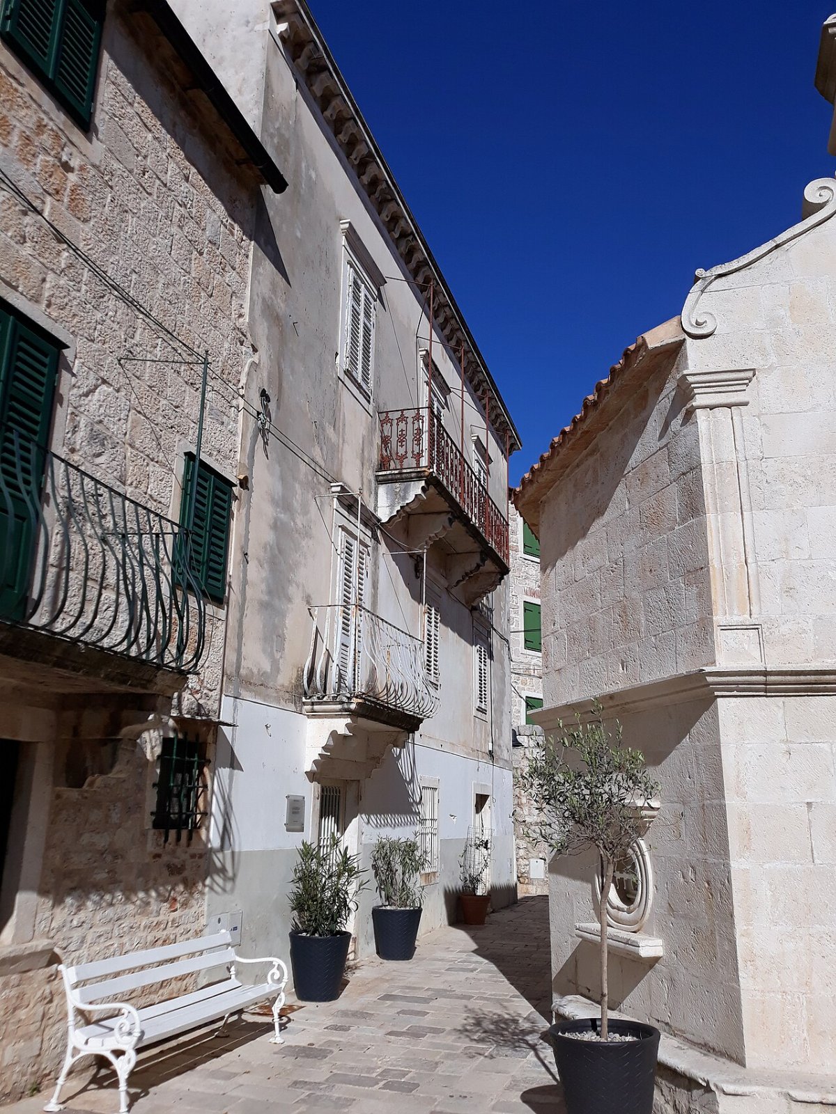 Maison dobrovic jelsa